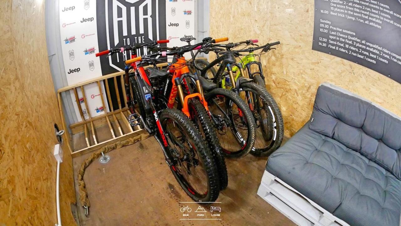 Bike Park Lodge #2 Merthyr Tydfil Exteriör bild
